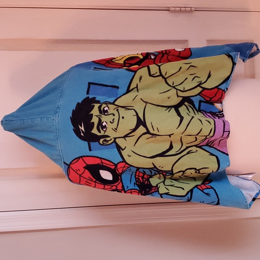 Marvel Super Heroes Hooded Towel